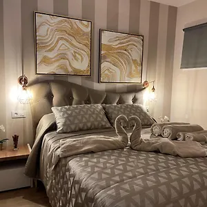 https://luxury-apartment-fronte-piscina-mareverde-av-costa-adeje.tenerifehoteles.net